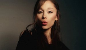 Η Ariana Grande ανακοίνωσε το νέο της άλμπουμ «Petal» 