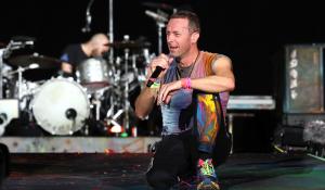 Chris Martin: Η υπέροχη στιγμή με non-binary άτομο σε show των Coldplay