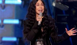 Cher: Αφιέρωσε σε όλες τις γυναίκες την εισαγωγή της στο Rock & Roll Hall of Fame