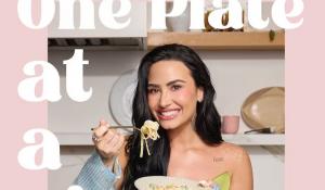 Η Demi Lovato ανακοινώνει βιβλίο μαγειρικής 'One Plate at a Time'