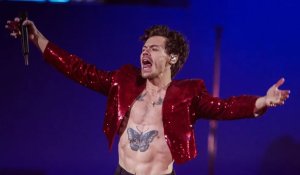 Ο Harry Styles ανακοίνωσε πάρτι για την ακρόαση του άλμπουμ του σε 40 πόλεις ανάμεσά τους και η Αθήνα!