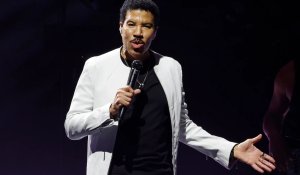 Ο Lionel Richie νοσηλεύεται μετά από δυσκολίες που αντιμετώπισε σε συναυλία του