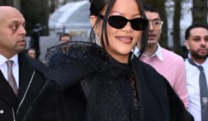 RIHANNA: Έχω μια μικρή κοιλίτσα μετά τα παιδιά