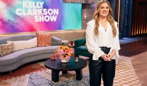 Η Kelly Clarkson αποκαλύπτει το πιο γρήγορο τραγούδι που έχει γράψει ποτέ
