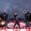 Οι Coldplay ξεκινούν την περιοδεία τους στα στάδια του Ηνωμένου Βασιλείου και αναφέρονται στην κάμερα των φιλιών