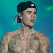 Justin Bieber: Το νέο κέρινο ομοίωμά του φοράει... μάρσιπο