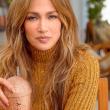 Jennifer Lopez: Με turtleneck dress στο Λονδίνο για την ταινία "Unstoppable"