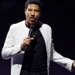 Ο Lionel Richie νοσηλεύεται μετά από δυσκολίες που αντιμετώπισε σε συναυλία του