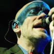 Ο frontman των R.E.M. καλεί σε μποϊκοτάζ των Facebook και Instagram για την ακροδεξιά