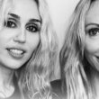 Η Miley Cyrus στηρίζει τις γυναίκες που αντιμετωπίζουν πρόβλημα έλλειψης στέγης
