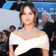 Selena Gomez: Συγκινήθηκε με το 9λεπτο standing ovation στις Κάννες